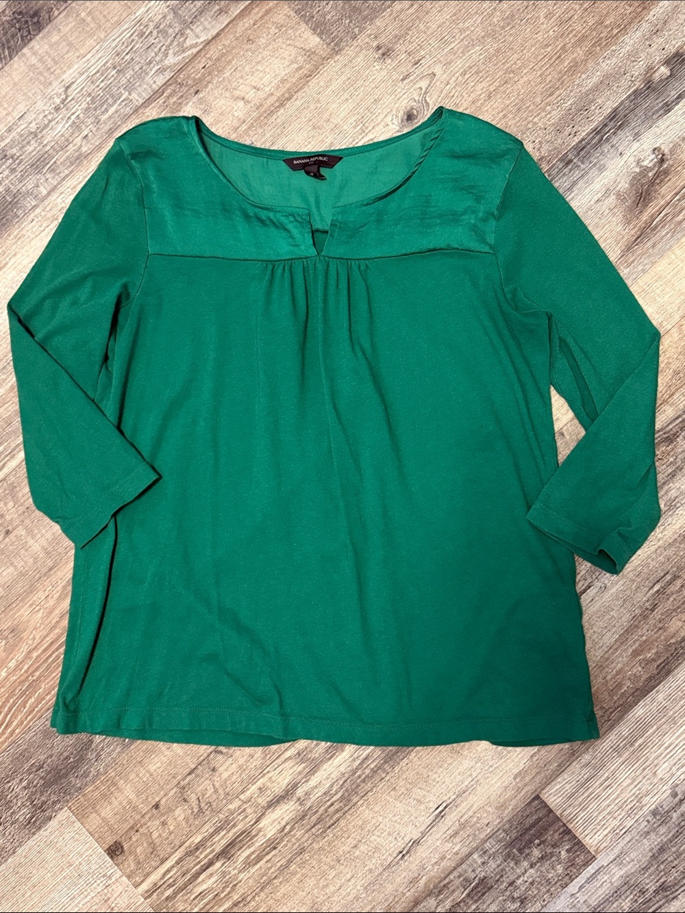 Banana Republic 3/4 sleeve top - green - M